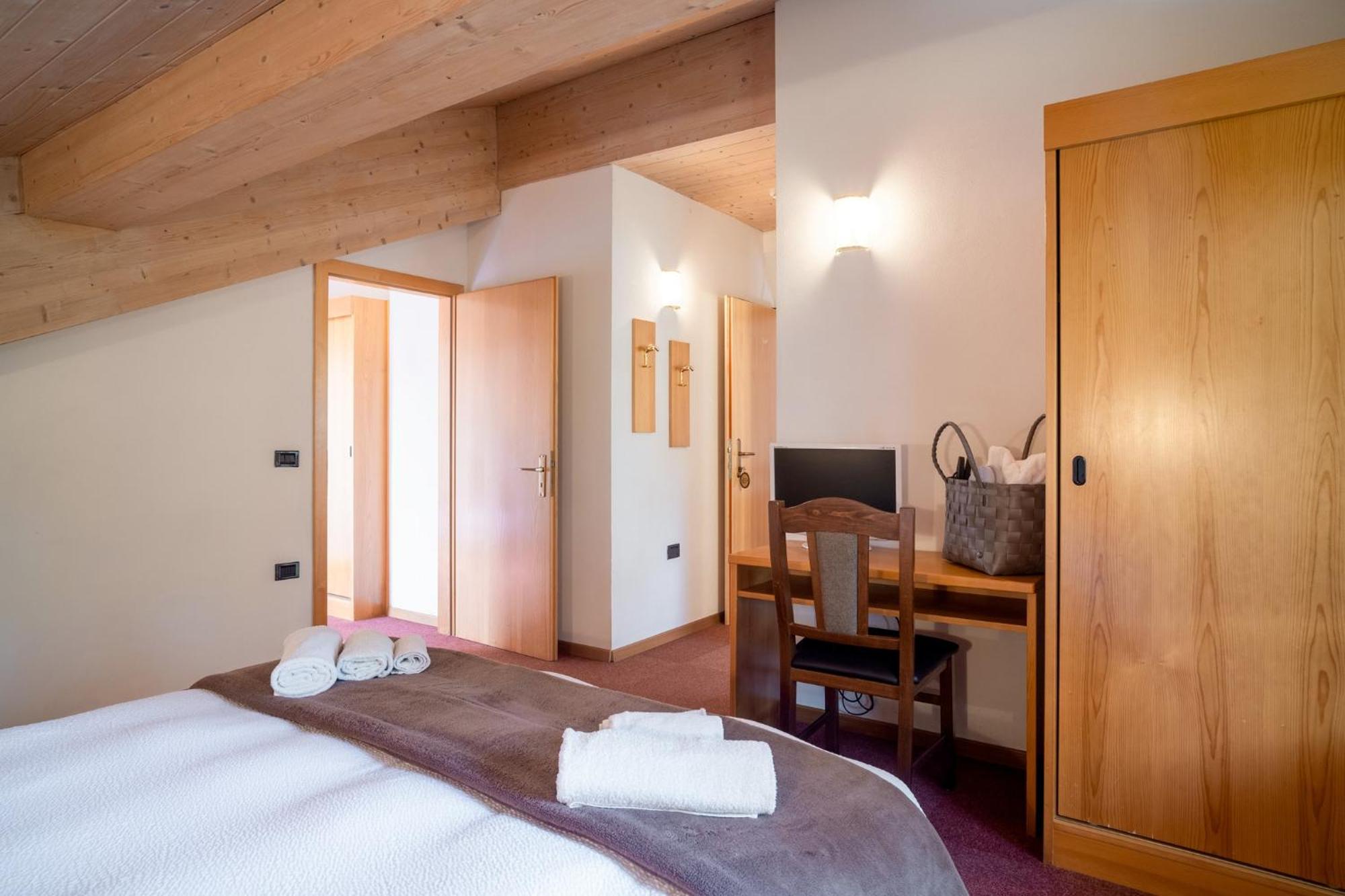 Hotel Piccola Baita Молвена Екстериор снимка